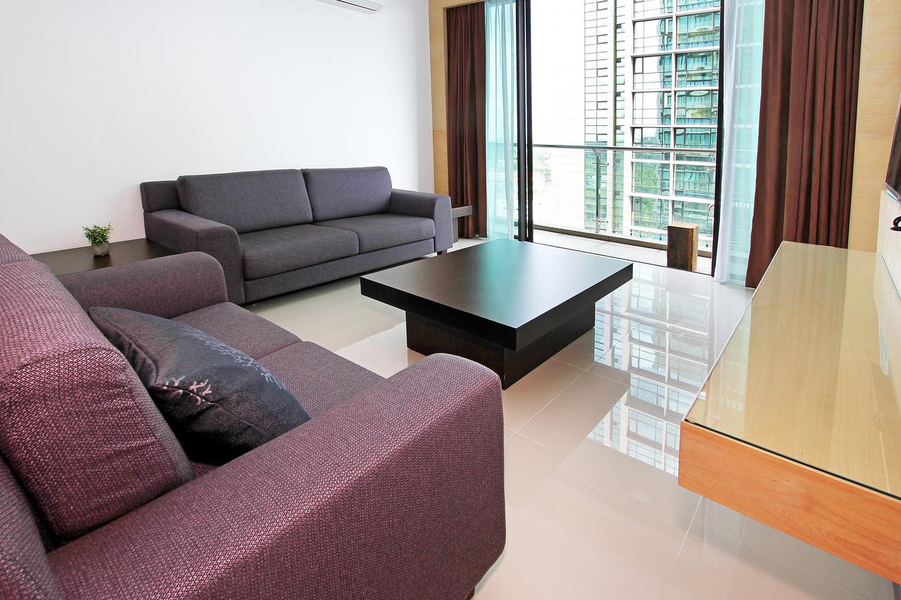 Bernard Holiday Home @ Imperial Suites 쿠칭 외부 사진