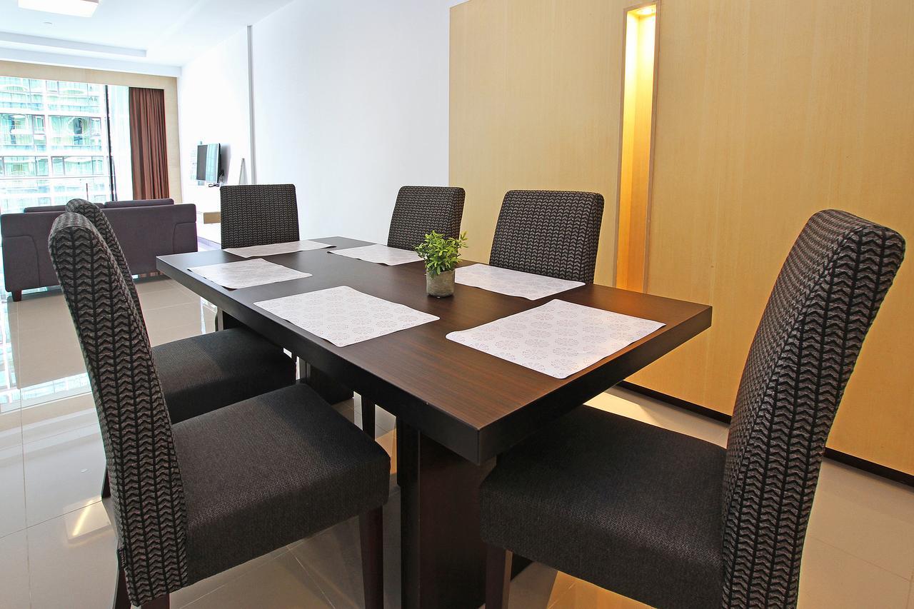 Bernard Holiday Home @ Imperial Suites 쿠칭 외부 사진