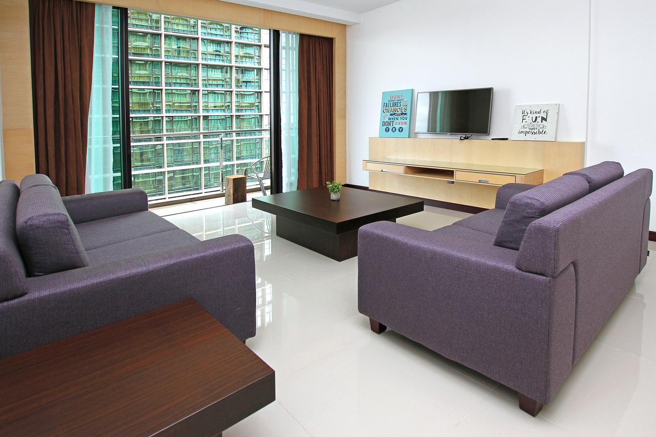 Bernard Holiday Home @ Imperial Suites 쿠칭 외부 사진