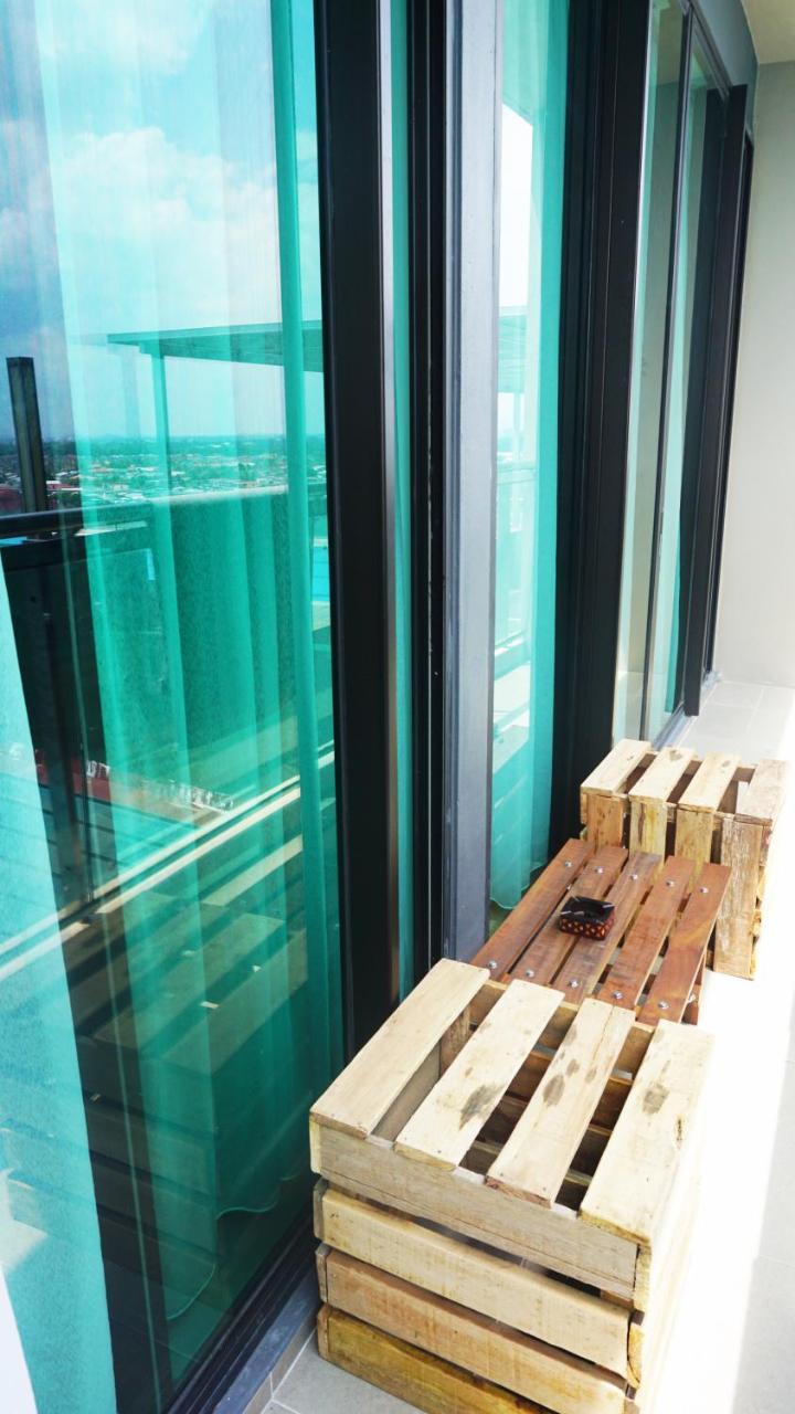 Bernard Holiday Home @ Imperial Suites 쿠칭 외부 사진